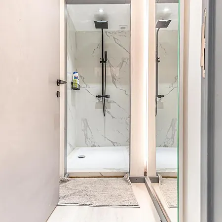 2 Private Bedrooms 4 Guests *