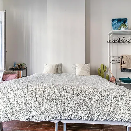 2 Private Bedrooms 4 Guests 아파트