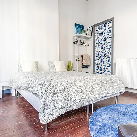 아파트 2 Private Bedrooms 4 Guests