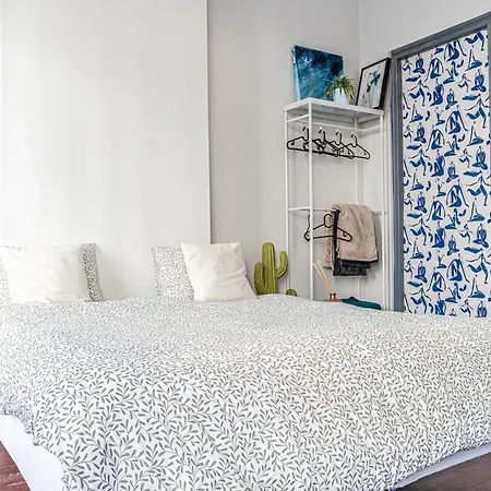 2 Private Bedrooms 4 Guests *