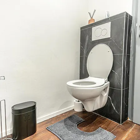 아파트 2 Private Bedrooms 4 Guests